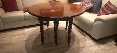 tavolo a pipistrello