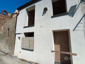 Casa indipendente panoramica a Castroreale (ME)