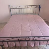 Letto matrimoniale in ferro battuto