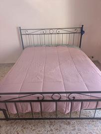 Letto matrimoniale in ferro battuto