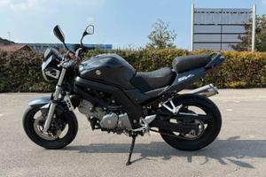 Suzuki SV650 2006 – 38.000 km – PRONTA ALL’USO