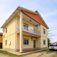 SOLUZIOEN INDIPENDENTE CON AMPIO GIARDINO