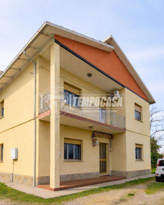 SOLUZIOEN INDIPENDENTE CON AMPIO GIARDINO