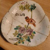 Piatto alzatina in porcellana cinese con uccello