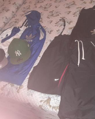 Lotto vestiti: nike, adidas, new era. Anni 2010-13