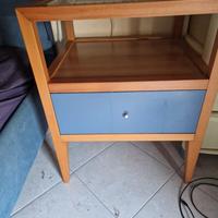 comodino spazioso
