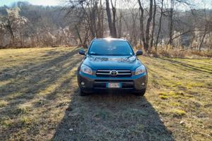 TOYOTA RAV4 2.2 D-4D 177 CV Luxury