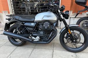 Moto Guzzi V7 III Stone