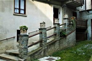 Si vende alloggio + mansarda Chiomonte ristruttur