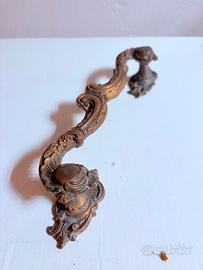 Antica maniglia in ottime stile barocco