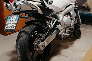Yamaha FZ6