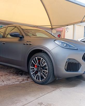 Maserati Grecale MHEV 330 CV AWD Modena (COLORE GR