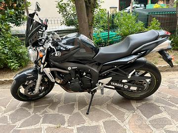 Yamaha FZ6 - colore nero