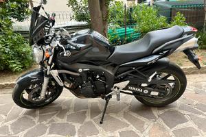 Yamaha FZ6 - colore nero