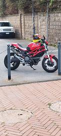 Ducati monster 696
