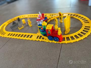 Trenino con pista