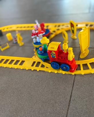 Trenino con pista