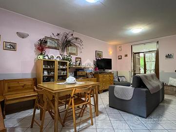 VILLA A SCHIERA A BIBBIANO