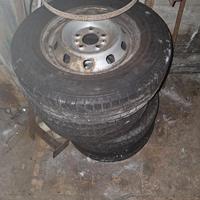 4 gomme  215/70/R15c 109/107s con cerchioni