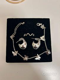 Braccialetto,anello e orecchini