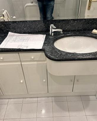 Lavello specchio e doccia
