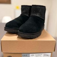 ugg mini nero
