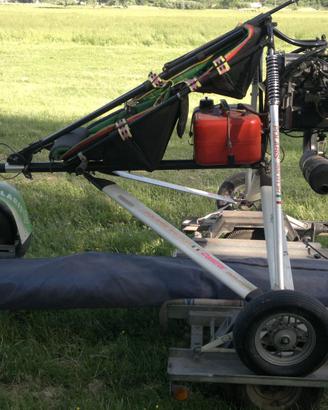 Deltaplano a motore