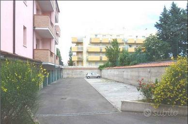 Box / Garage di 12 m² a Imola