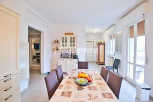 AMPIO TRILOCALE SEMIRISTRUTTURATO SENZA SPESE !!!