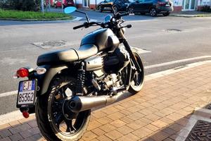 Moto Guzzi V7 III Stone