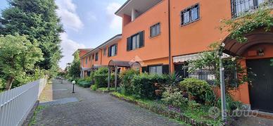 VILLA A SCHIERA A PIOSSASCO