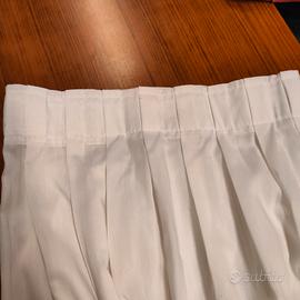 Tenda bianca confezionata.