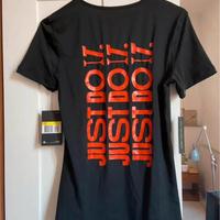 T-shirt Nike nuova con cartellino taglia S