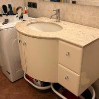 Mobiletto bagno con piano in marmo