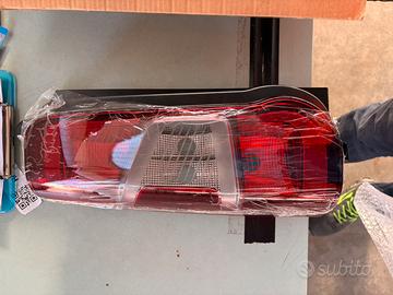 Fanale posteriore sinistro Fiat Doblo e similari