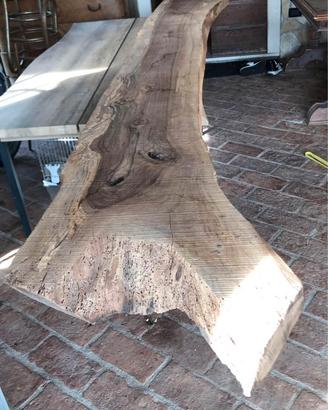 Tavole in legno grezzo