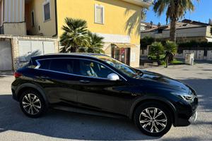 INFINITI QX30 2.2d PREMIUM TECH AWD DCT