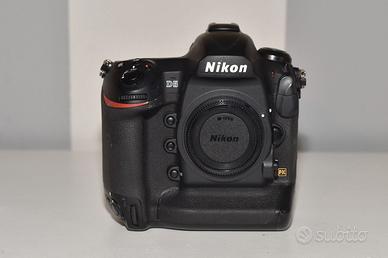 Nikon D5 dual XQD con 181.200 scatti