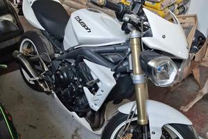 Triumph street triple 636 
