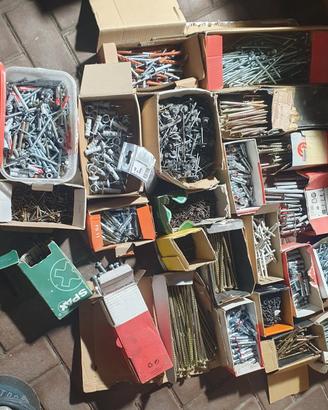 grande scatola di viti miste vario genere