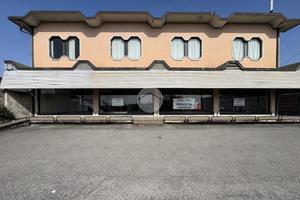 NEGOZIO A BRESCIA