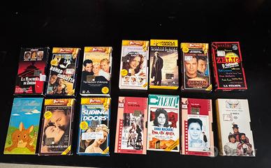 Cassette VHS stock 16 pezzi titoli vari