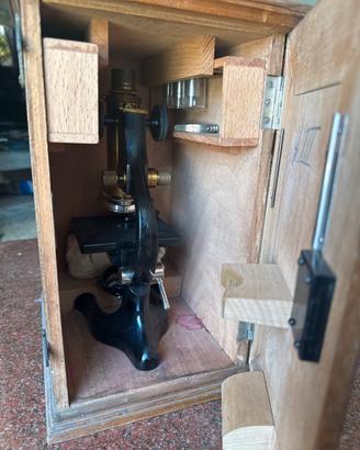 Microscopio  italiano, fine 800