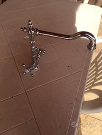 Rubinetto da cucina con canna ad angolo a sfera cr