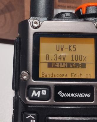Radio V-UHF Quansheng UV-K5(8) con firmware F4HWN