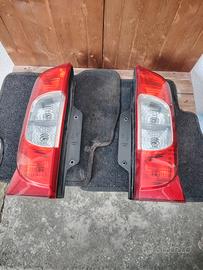 faro posteriore peogeot bipper