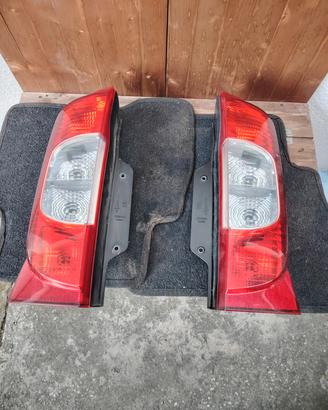 faro posteriore peogeot bipper