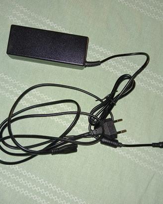 ALIMENTATORE PER PC PORTATILE