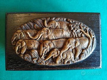 Scatola etnica artigianale con elefanti Thailandia