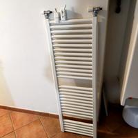 termoarredo bianco in acciaio